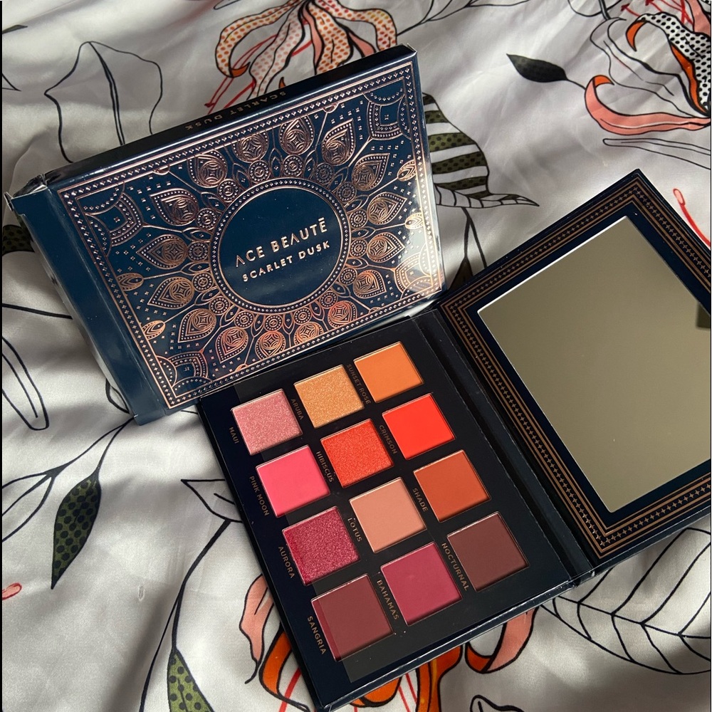ACE BEAUTÉ SCARLET DUSK PALETTE